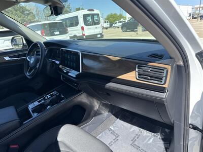 2025 Volkswagen Atlas SE   - Photo 23 - Dallas, TX 75252