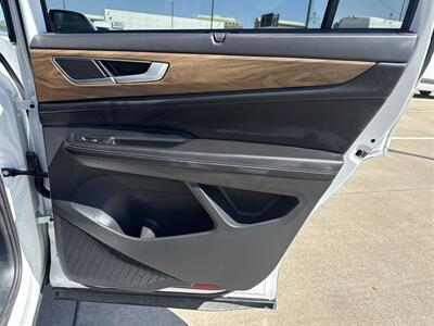 2025 Volkswagen Atlas SE   - Photo 13 - Dallas, TX 75252