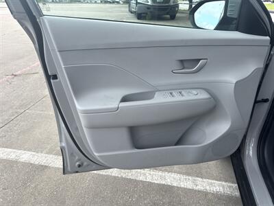 2025 Hyundai KONA SEL   - Photo 10 - Dallas, TX 75252