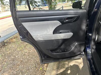 2023 Toyota Highlander LE   - Photo 11 - Dallas, TX 75252