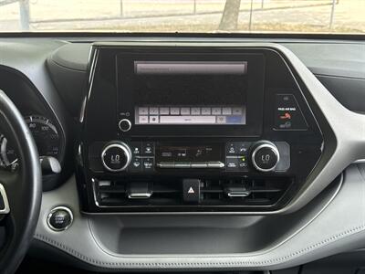 2023 Toyota Highlander LE   - Photo 27 - Dallas, TX 75252