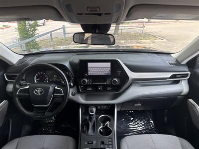 2023 Toyota Highlander LE   - Photo 22 - Dallas, TX 75252