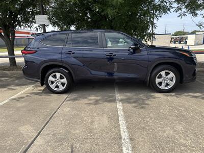 2023 Toyota Highlander LE   - Photo 8 - Dallas, TX 75252