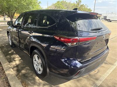 2023 Toyota Highlander LE   - Photo 5 - Dallas, TX 75252