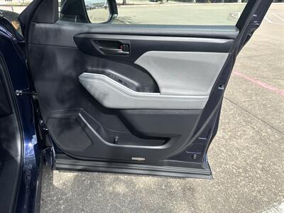 2023 Toyota Highlander LE   - Photo 13 - Dallas, TX 75252