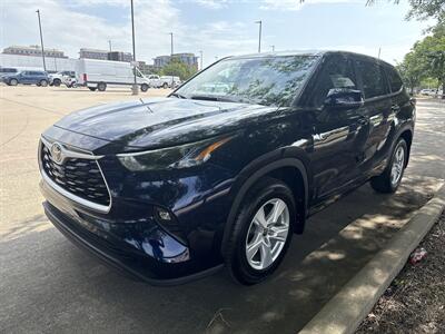 2023 Toyota Highlander LE   - Photo 3 - Dallas, TX 75252