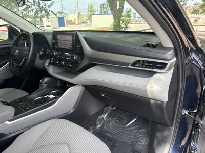 2023 Toyota Highlander LE   - Photo 21 - Dallas, TX 75252