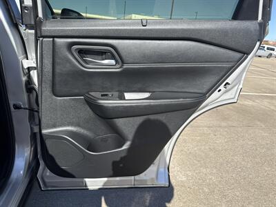 2025 Nissan Rogue SV   - Photo 13 - Dallas, TX 75252