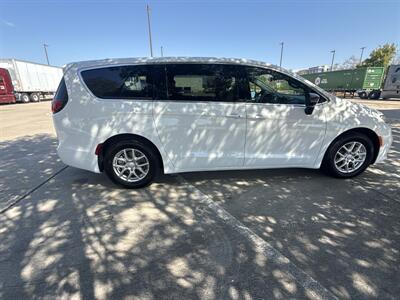 2026 Chrysler Pacifica Select - Photo 7 - Dallas, TX 75252