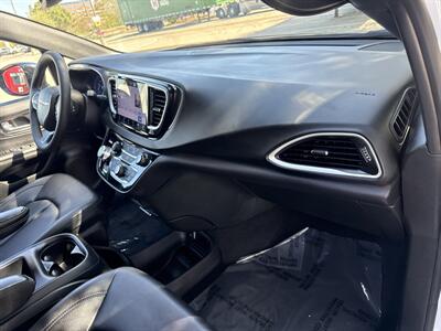 2026 Chrysler Pacifica Select - Photo 22 - Dallas, TX 75252