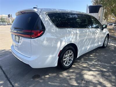 2026 Chrysler Pacifica Select - Photo 8 - Dallas, TX 75252