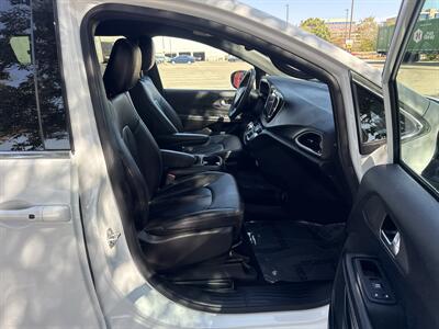 2026 Chrysler Pacifica Select - Photo 19 - Dallas, TX 75252