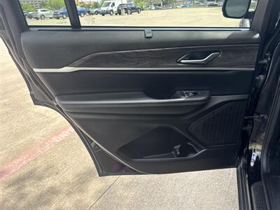 2024 Jeep Grand Cherokee L Limited   - Photo 13 - Dallas, TX 75252