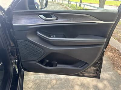 2024 Jeep Grand Cherokee L Limited   - Photo 14 - Dallas, TX 75252