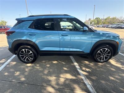 2025 Chevrolet Trailblazer LT   - Photo 8 - Dallas, TX 75252