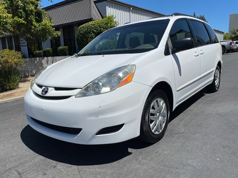 2009 Toyota Sienna LE