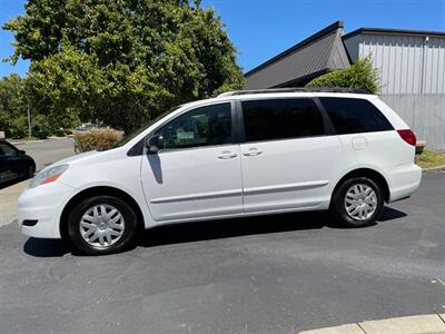 2009 Toyota Sienna LE 8-Passenger   - Photo 2 - Pleasanton, CA 94566