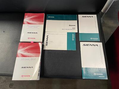 2009 Toyota Sienna XLE   - Photo 14 - Pleasanton, CA 94566