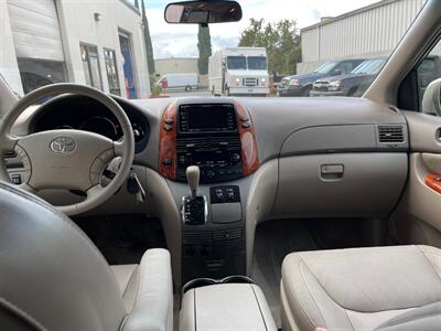 2009 Toyota Sienna XLE   - Photo 11 - Pleasanton, CA 94566