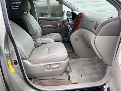2009 Toyota Sienna XLE   - Photo 7 - Pleasanton, CA 94566
