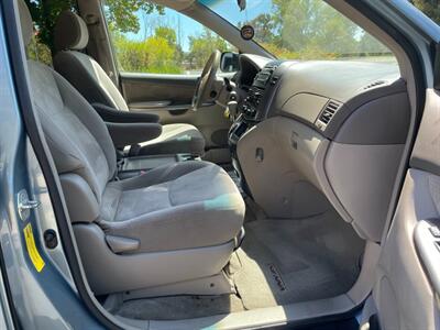 2008 Toyota Sienna LE 7-Passenger - Photo 7 - Pleasanton, CA 94566
