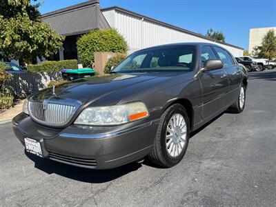 2003 Lincoln Town Car Signature   - Photo 1 - Pleasanton, CA 94566