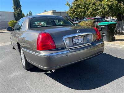 2003 Lincoln Town Car Signature   - Photo 3 - Pleasanton, CA 94566