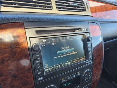 2011 Chevrolet Avalanche LTZ   - Photo 16 - Ogden, UT 84401