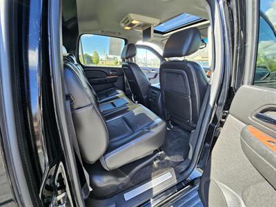 2011 Chevrolet Avalanche LTZ   - Photo 11 - Ogden, UT 84401
