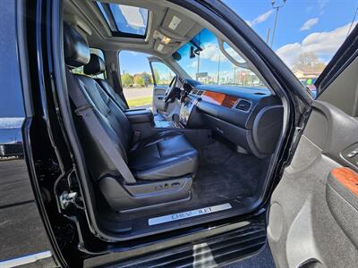 2011 Chevrolet Avalanche LTZ   - Photo 10 - Ogden, UT 84401
