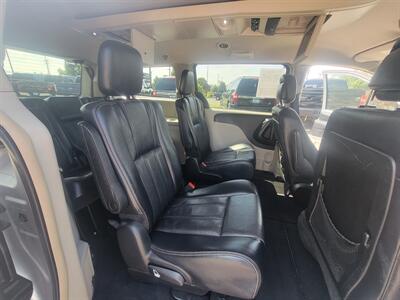 2012 Chrysler Town and Country Touring   - Photo 7 - Ogden, UT 84401