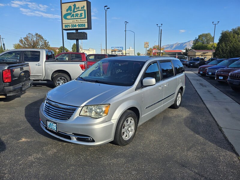 2012 Chrysler Town and Country Touring  