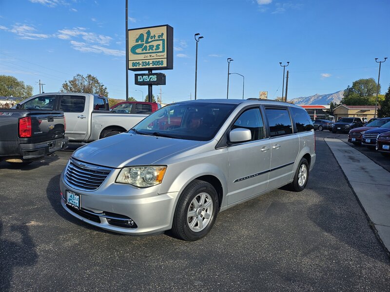 2012 Chrysler Town and Country Touring  