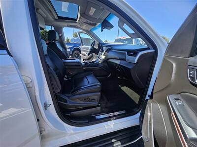 2017 GMC Yukon XL SLT   - Photo 6 - Ogden, UT 84401