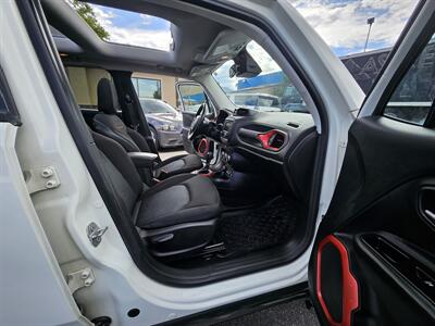 2015 Jeep Renegade Trailhawk   - Photo 10 - Ogden, UT 84401