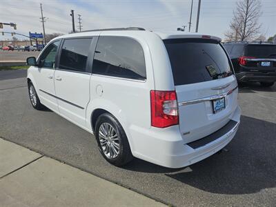 2014 Chrysler Town and Country Touring-L   - Photo 4 - Ogden, UT 84401