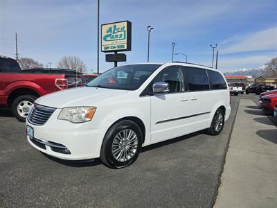 2014 Chrysler Town and Country Touring-L   - Photo 2 - Ogden, UT 84401