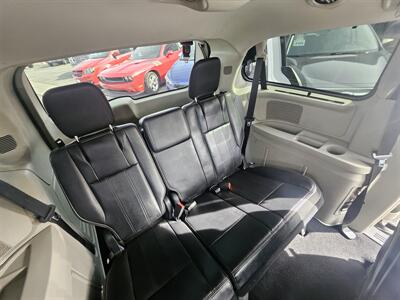 2014 Chrysler Town and Country Touring-L   - Photo 11 - Ogden, UT 84401