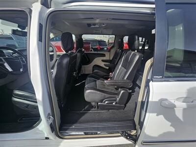 2014 Chrysler Town and Country Touring-L   - Photo 7 - Ogden, UT 84401
