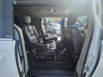 2014 Chrysler Town and Country Touring-L   - Photo 9 - Ogden, UT 84401
