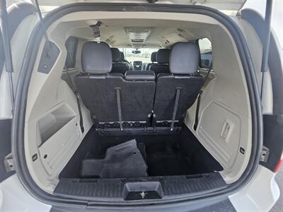 2014 Chrysler Town and Country Touring-L   - Photo 8 - Ogden, UT 84401