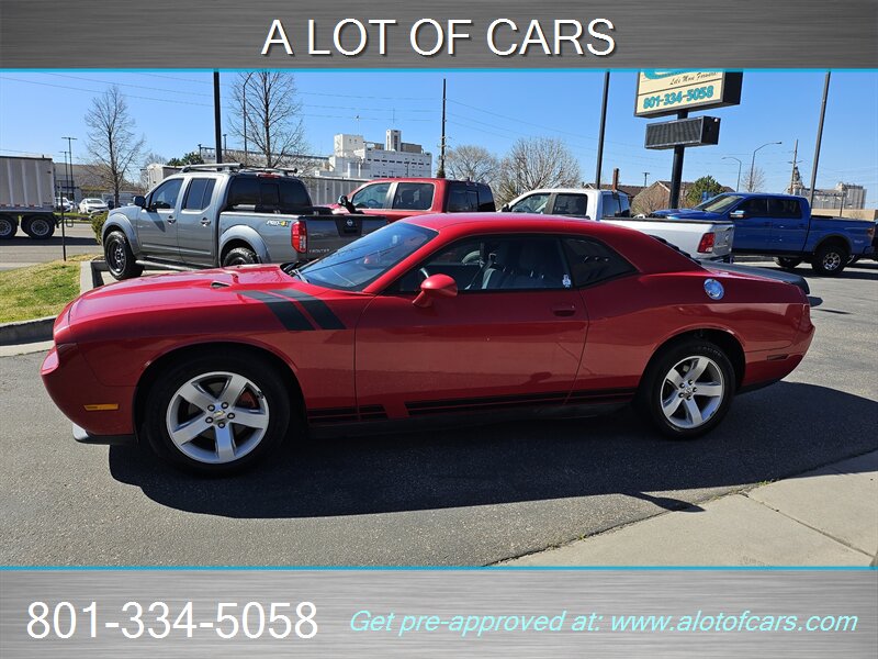 2013 Dodge Challenger SXT RWD