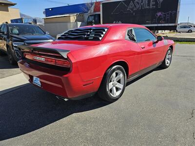 2013 Dodge Challenger SXT   - Photo 3 - Ogden, UT 84401