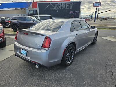 2018 Chrysler 300 S   - Photo 4 - Ogden, UT 84401