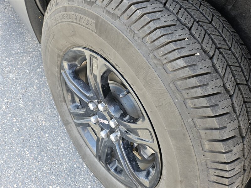 2023 GMC Acadia AT4 - Photo 34