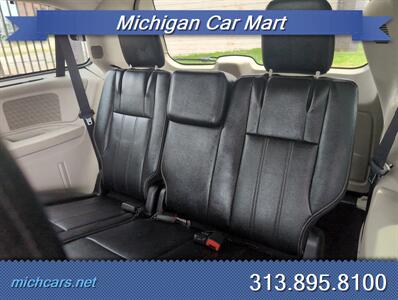 2015 Chrysler Town & Country Touring-L   - Photo 7 - Detroit, MI 48208