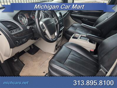 2015 Chrysler Town & Country Touring-L   - Photo 5 - Detroit, MI 48208