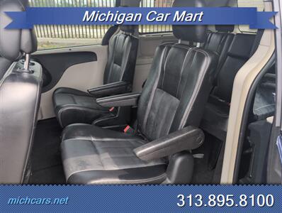 2015 Chrysler Town & Country Touring-L   - Photo 6 - Detroit, MI 48208