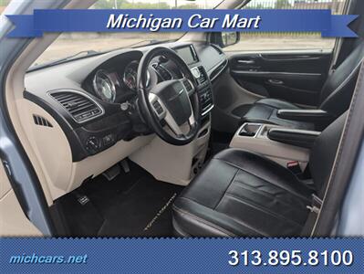 2016 Chrysler Town & Country Touring   - Photo 5 - Detroit, MI 48208