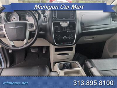 2016 Chrysler Town & Country Touring   - Photo 9 - Detroit, MI 48208